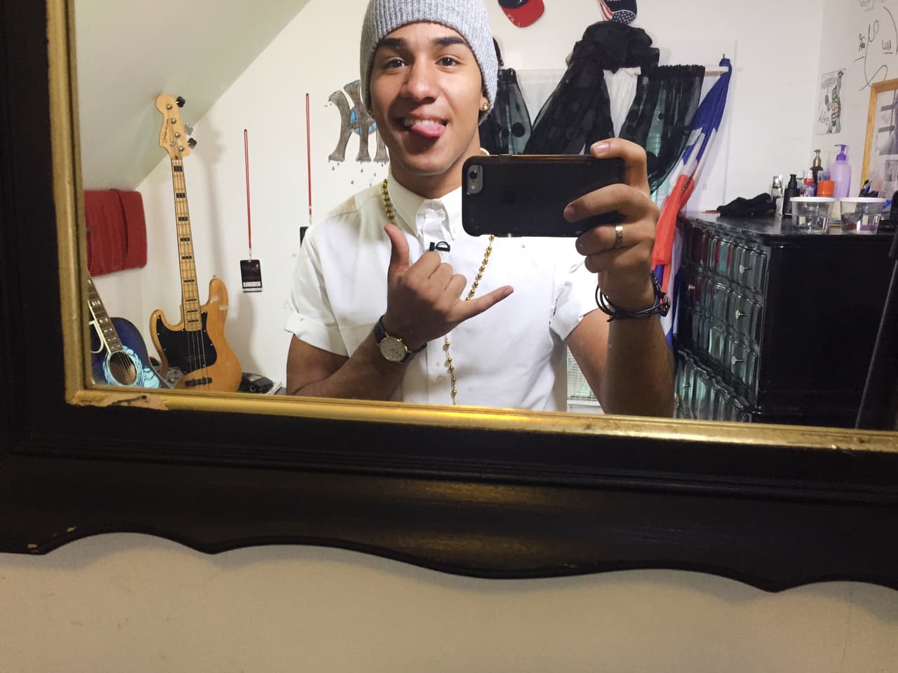 Richard Camacho nos abrió las puertas de su casa y fuimos testigos de cómo ese dominicano lleva sus raíces con orgullo. ¡Hasta su madre nos cocinó un exquisito mangú!