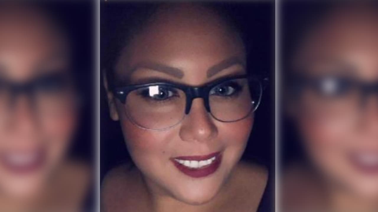 <b>Perla Ercia </b>es 
<b>madre de un bebé de cuatro semanas</b> de nacido. El bebé se encuentra en la casa bajo el cuidado de la madre de Perla, de edad avanzada, y quien también cuida a la abuela de Perla.
<br>
<br>Perla tiene los ojos color marrón, cabello oscuro rizado corto, mide unos 1.65 metros de altura (5'4") y pesa 113 kilogramos (249 libras) y tiene un 
<b>tatuaje del símbolo de infinito en la muñeca izquierda. </b>
<br>
<br>Vestía una camiseta negra la última vez que fue vista.