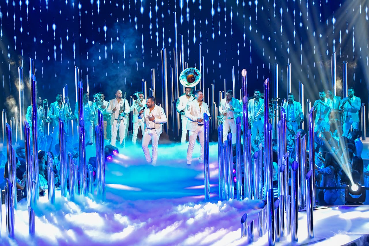 En menos de una hora de su estreno en YouTube, el video alcanzó más de 30 mil reproducciones.