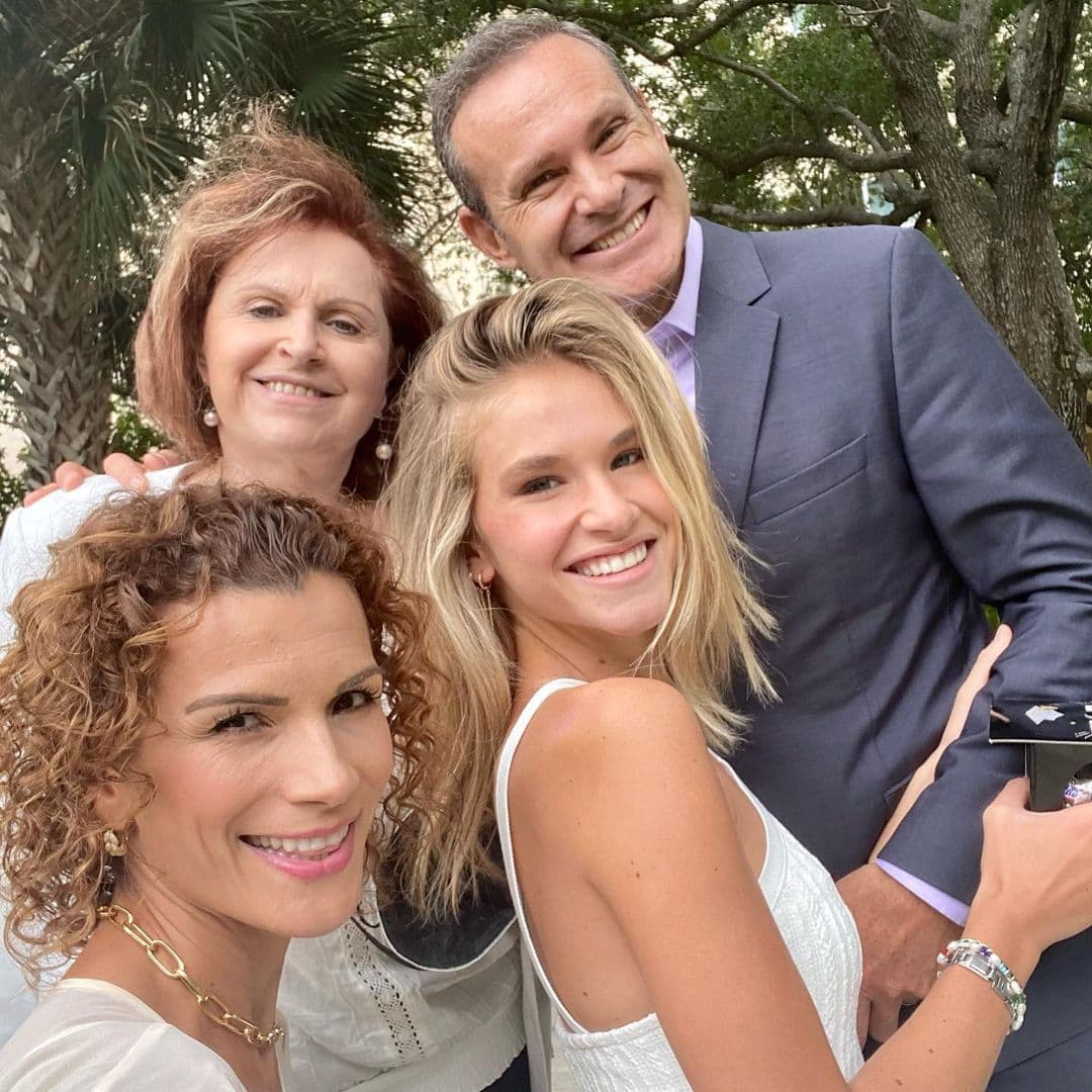 Nicole demostró ser una excelente estudiante y va por más. Como le dijo su padre: "La graduación no es el final... es el comienzo de cosas maravillosas".