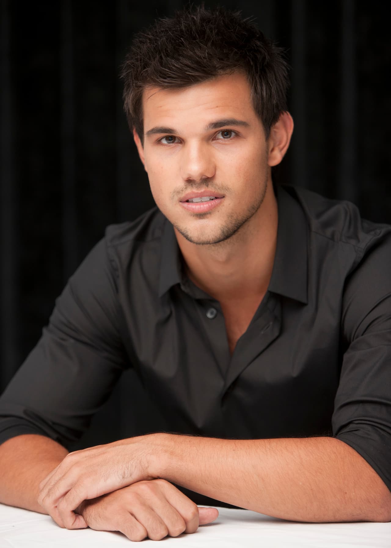 Pero la imagen de este chico taaan guapo ha cambiado un poco.