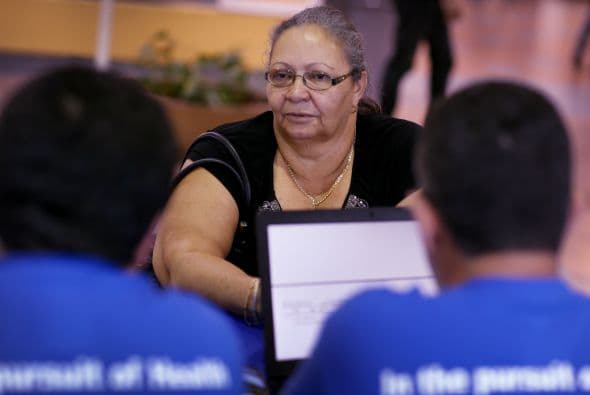 Además de educar al público los navegadores pueden ayudar a los residentes que no se sientan cómodos al solicitar un seguro de salud por medios de una página web, o simplemente pueden ayudar los que necesitan más asesoramiento.