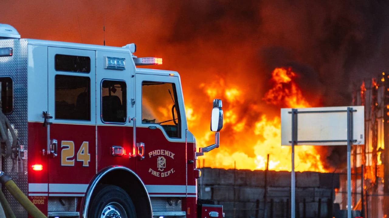 Datos de la Administración de Bomberos de Estados Unidos revelan que, entre 2017 y 2019, se reportaron un promedio de 2,300 incendios residenciales el Día de Acción de Gracias, los cuales causaron en promedio cinco muertes, 25 heridos y $26 millones en pérdidas materiales.