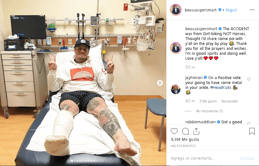 “El accidente fue en dirt biking (motocross), no en caballo”, escribió junto a la primera de una serie de fotos en las que mostró cómo había quedado tras el accidente.