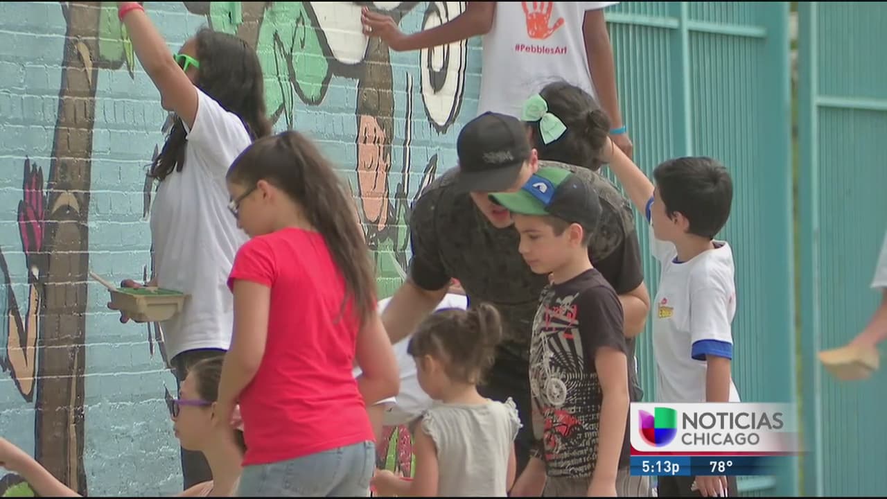 Jóvenes embellecen el barrio de La Villita