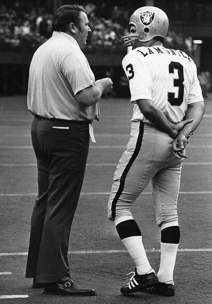Esto campeonato representó el primer Super Bowl para Oakland y, de cierta forma, cobraron venganza tras haber perdido el Super Bowl II ante Green Bay Packers.