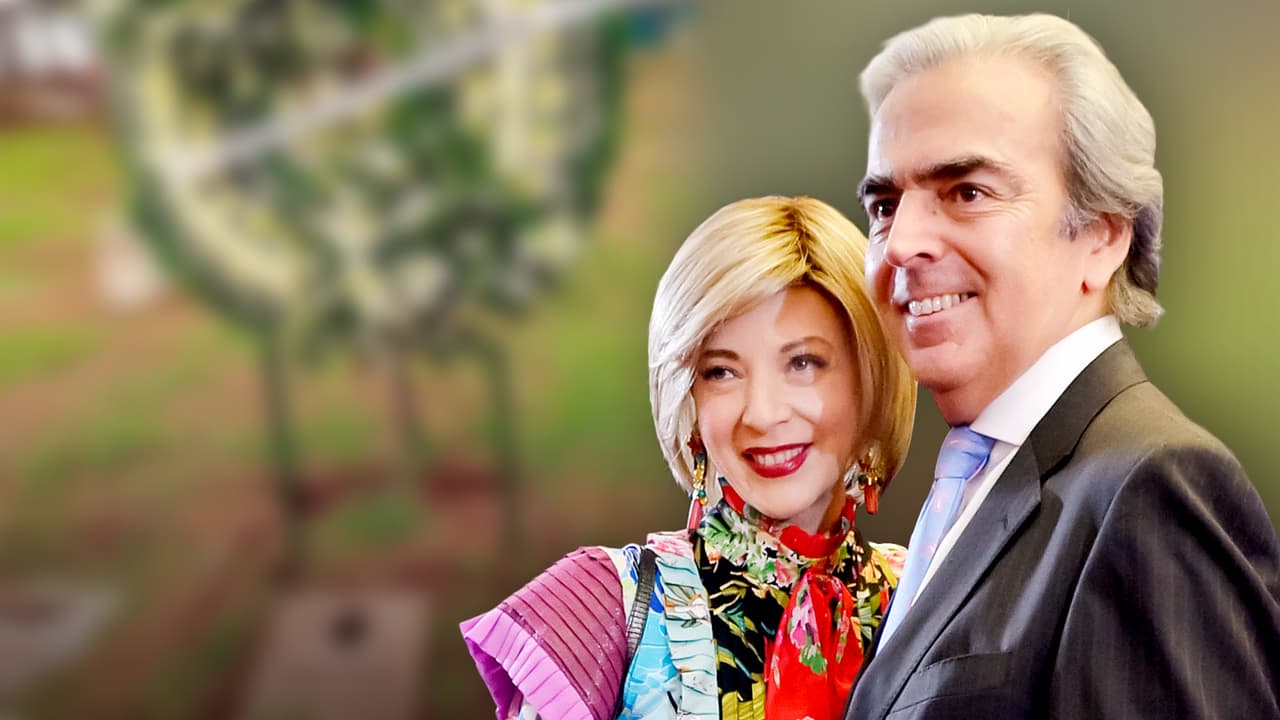 Con una foto de su tumba, viudo de Edith González la recuerda a dos años de su muerte