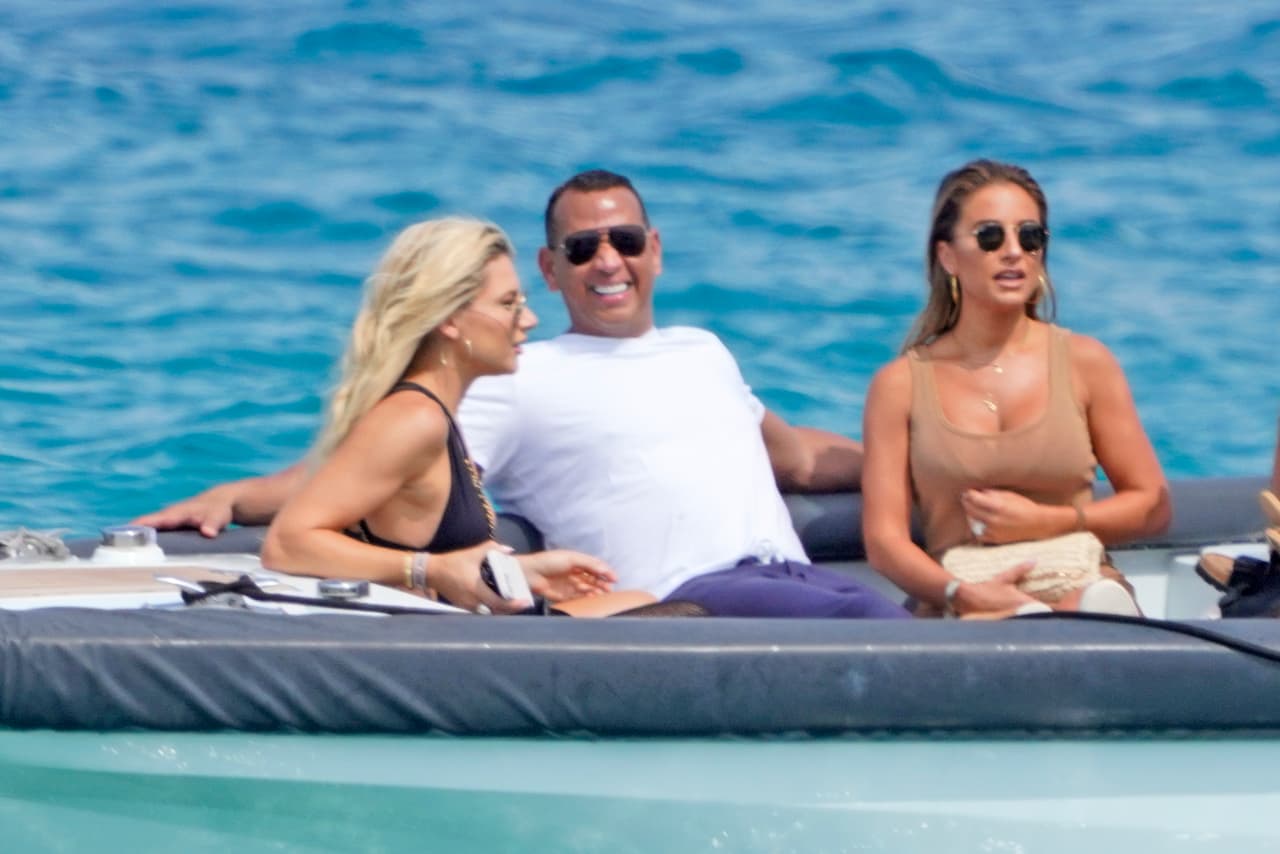 En el caso de la cantante de country Jessie James, ella viajó con su esposo Eric Decker. 
<br>