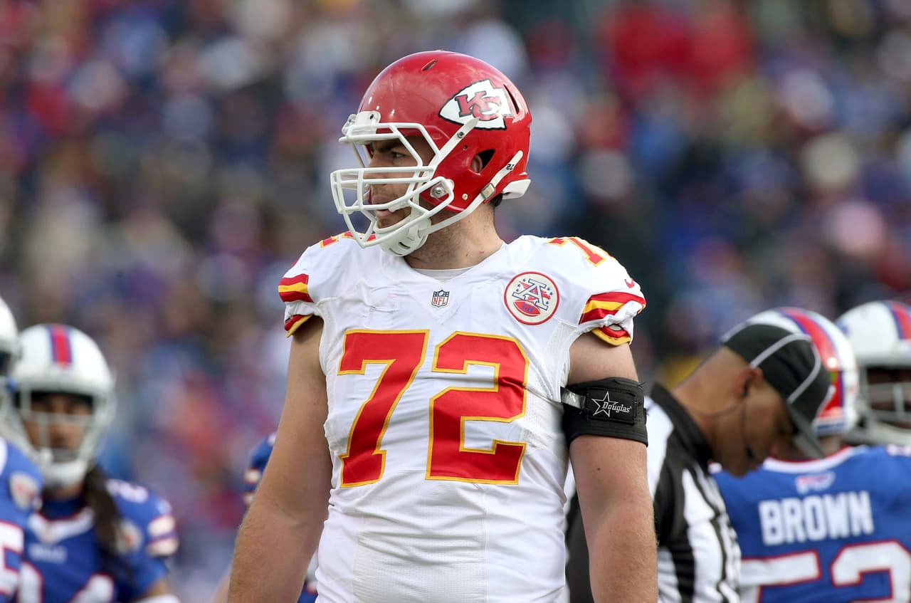 Kansas City Chiefs deja libre a los tackles Eric Fisher y Mitchell Schwartz