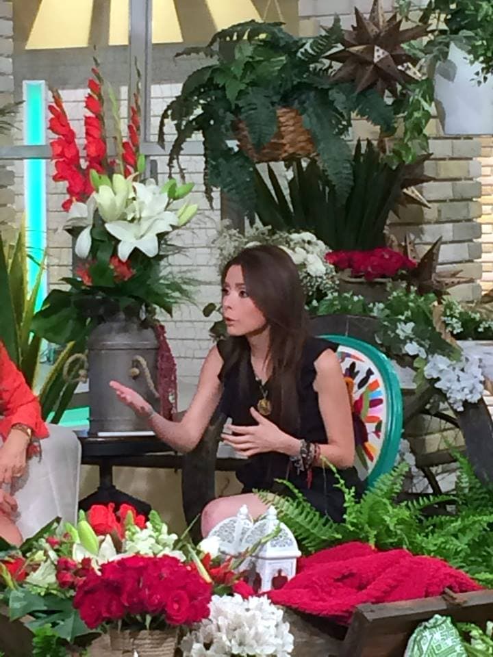 María Fernanda Centeno nos ayuda a descubrir qué es lo que nos hace daño mediante tu letra.