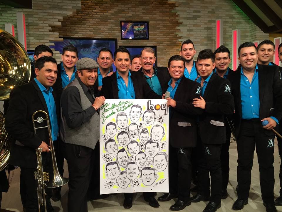 En la Música de HOY, La Arrolladora Banda Limón nos deleita con sus éxitos.