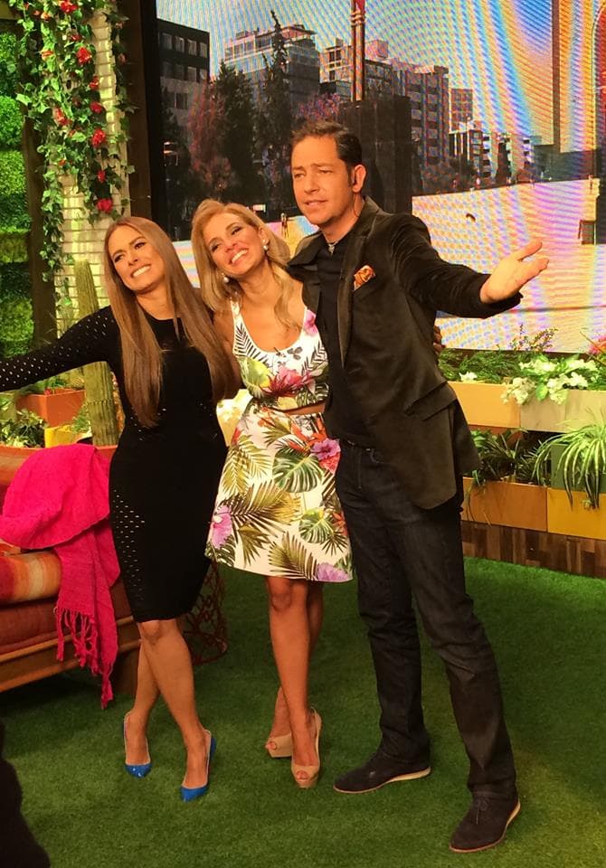 Gali, Malillany y Carlos de la Mota compartiendo escena.