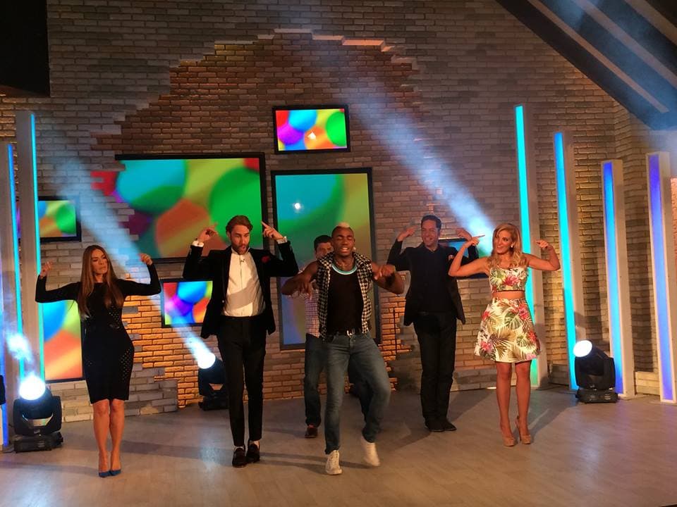 ¡Cuánto sabor! Dio Hondares nos pone a bailar.