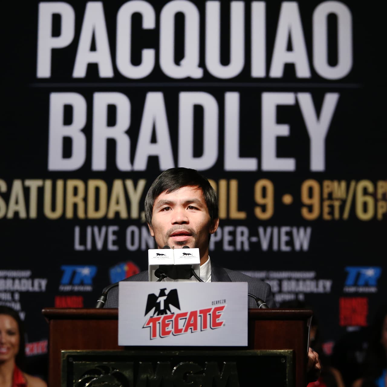 "Haré lo mejor, haremos lo mejor para que sean felices y darles un buen show. Gracias a los medios de comunicación", Pacquiao.