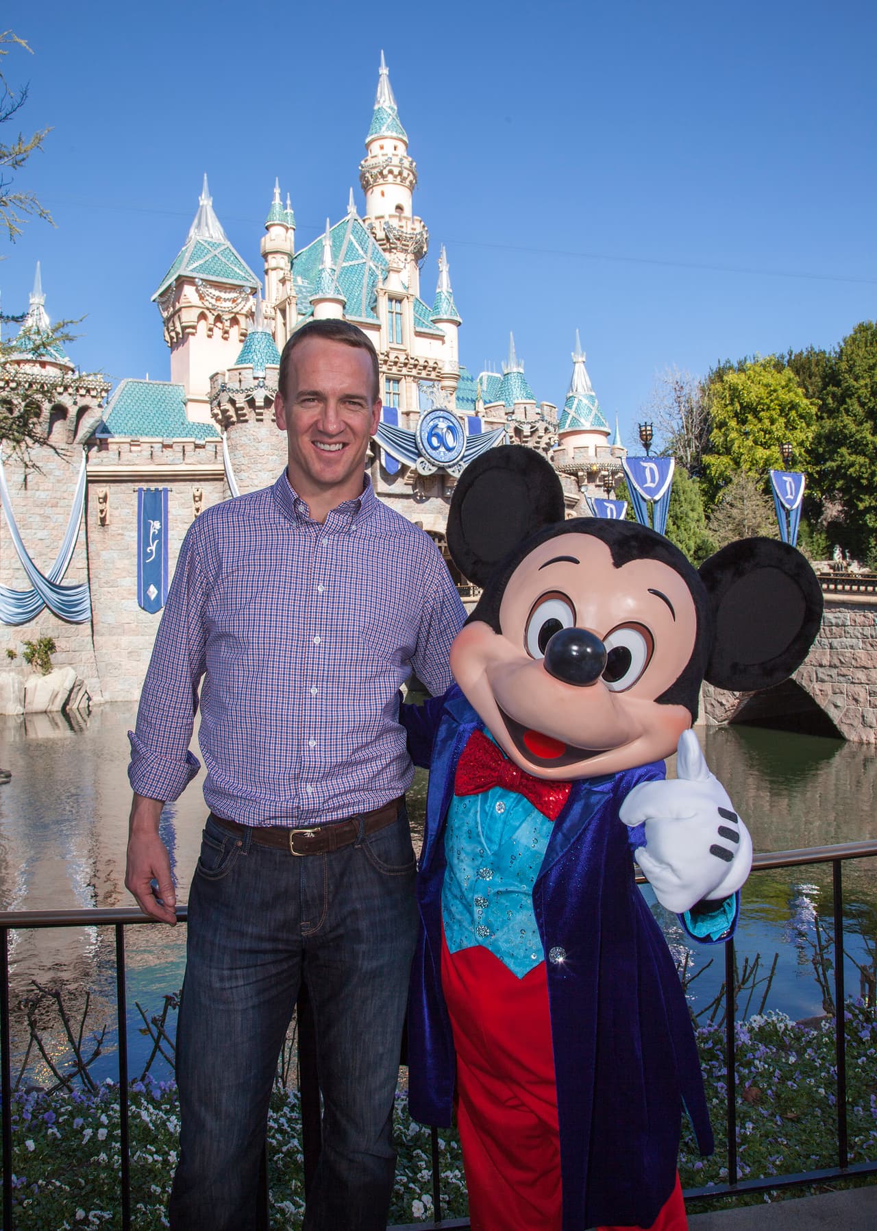 La víspera, Manning condujo a los Broncos para derrotar 24-10 a los Carolina Panthers, en un cotejo celebrado en el estadio Levi's de Santa Clara, California.