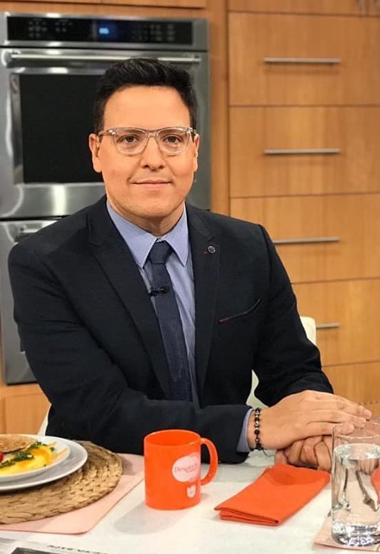 La triste noticia fue confirmada por el conductor venezolano, quien meses atrás había contado que su padre padecía cáncer de huesos, próstata y vejiga, y que se encontraba en etapa de metástasis.