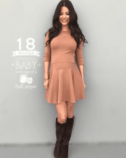 "A veces se ve y a veces no se ve", Ana Patricia compartió en Instagram esta foto donde su pancita es casi imperceptible, y se pregunta: ¿dónde está el bebé?