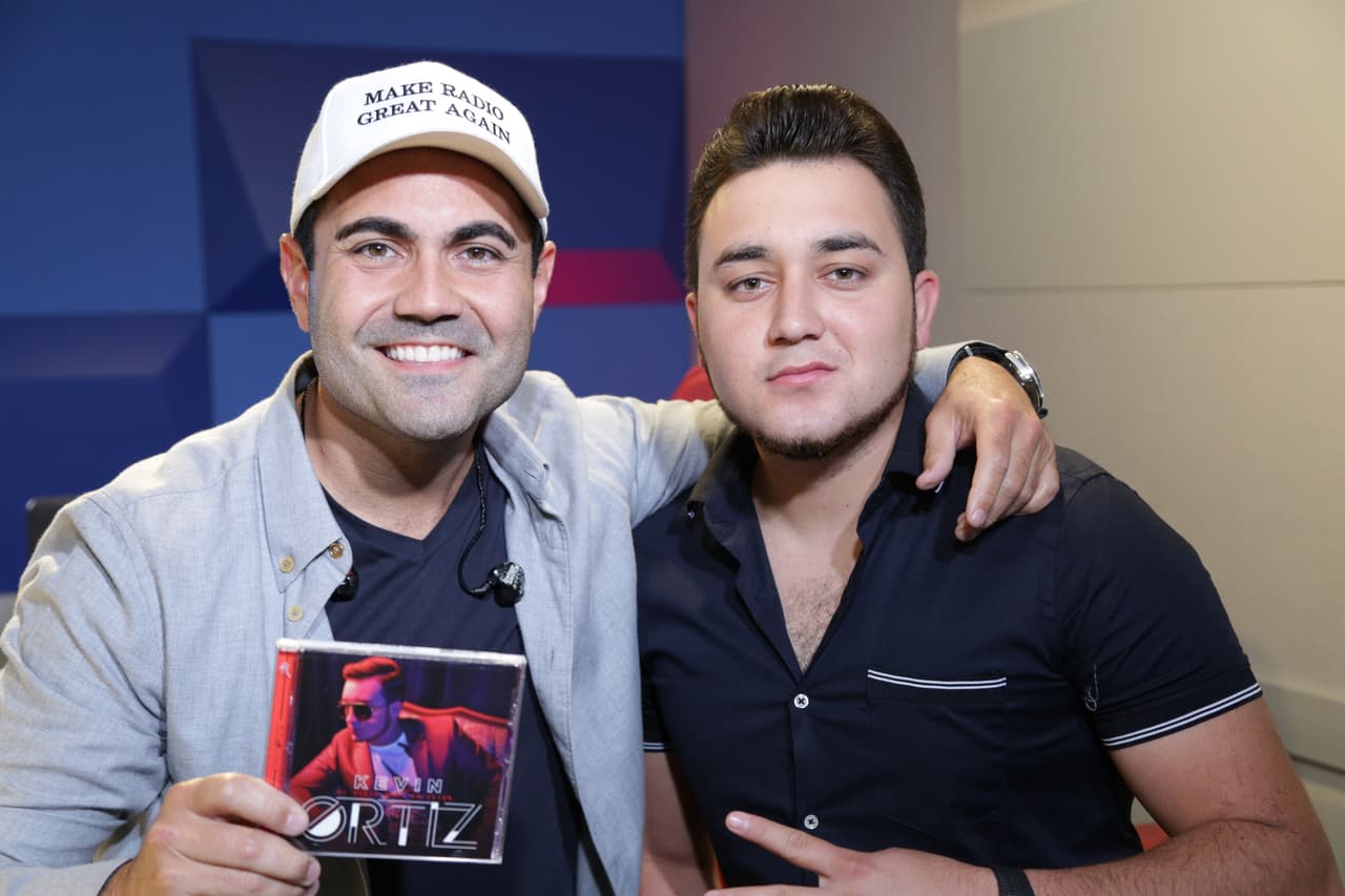 Kevin Ortiz regresa con fuerza con su nuevo álbum "Mi Vicio y Mi Adicción"