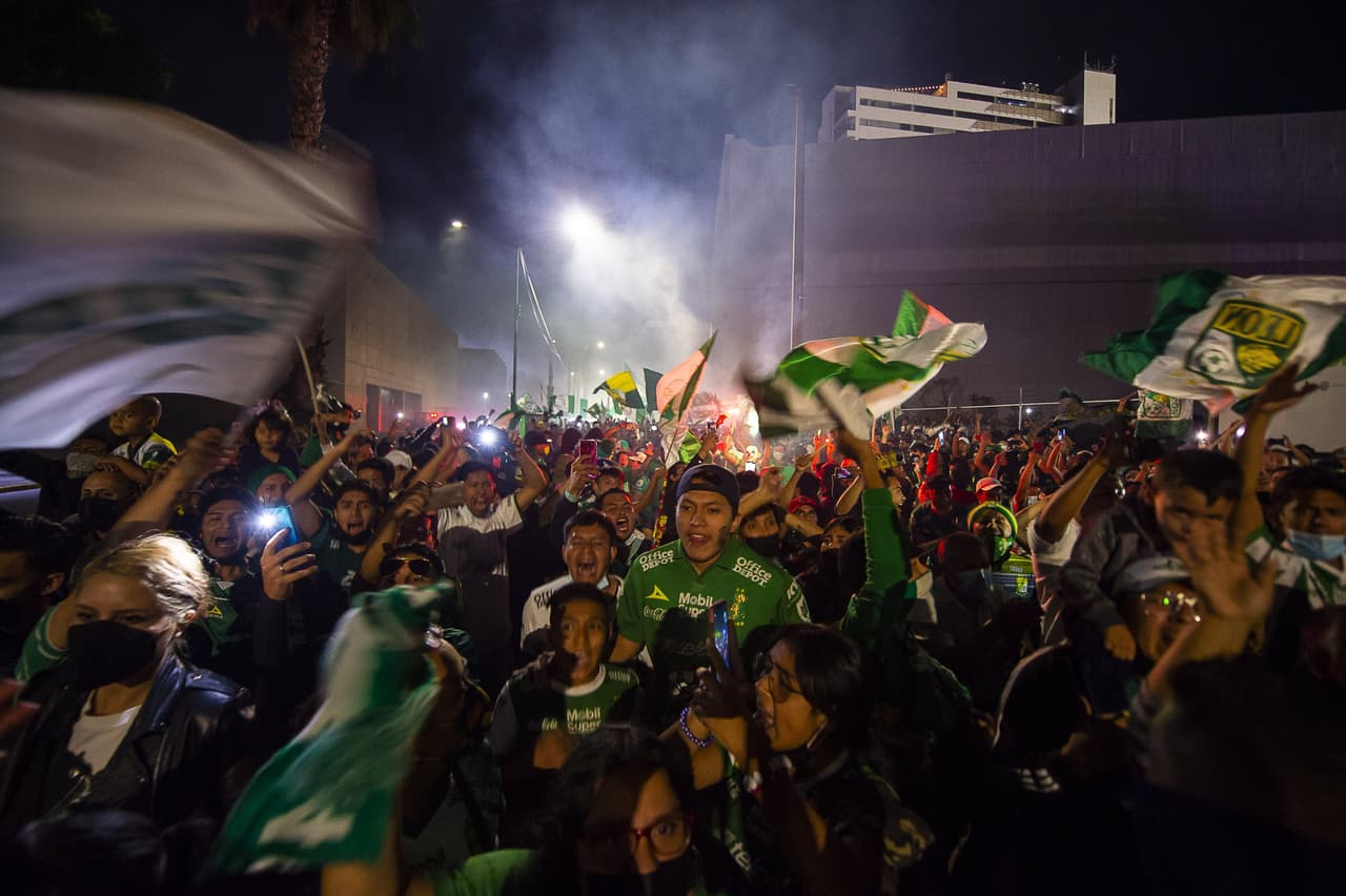 El Estadio León se vistió de fiesta para recibir el juego de Vuelta de Semifinal con la ventaja para Tigres, que con el empate obtendría su boleto a Final.