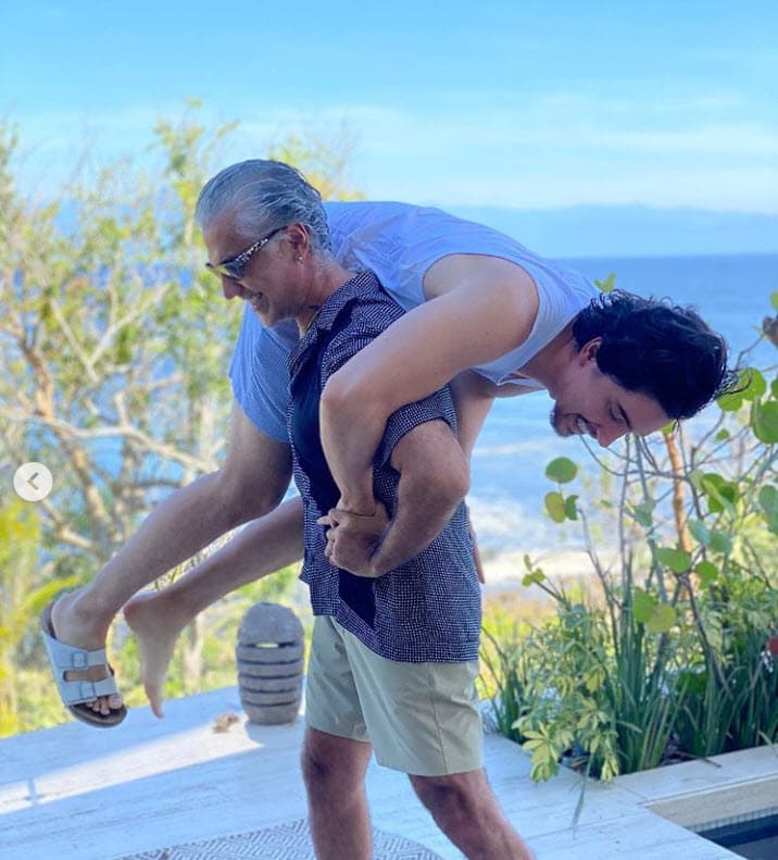 Mientras tanto, el hijo de 'El Potrillo' también ha compartido imágenes desde el refugio de los Fernández. 
<br>