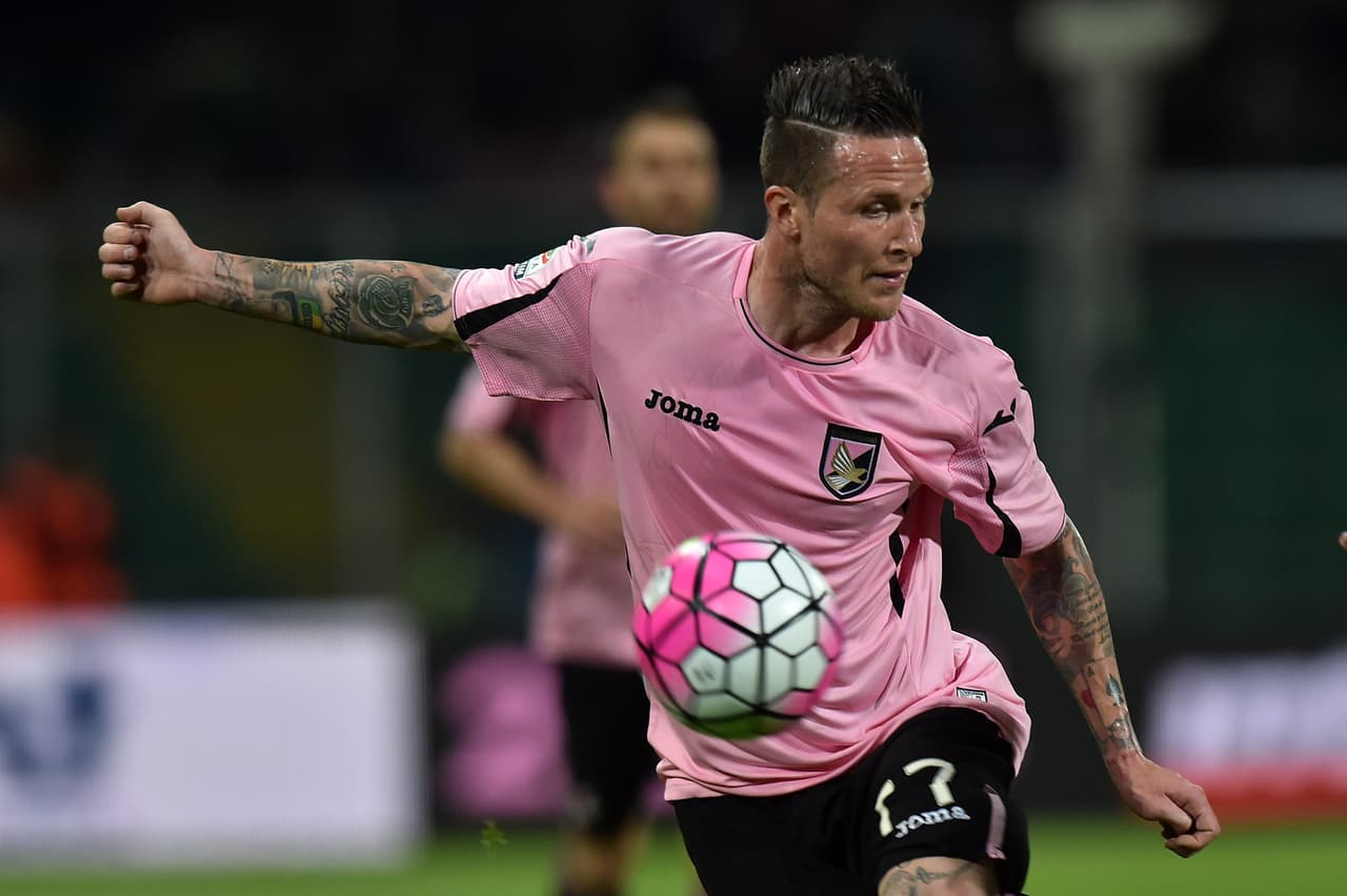 Michel Morganella, jugador suizo, insultó durante unos Juegos Olímpicos a la selección de Corea del Sur mediante su twitter, escribió: “voy a dar una paliza a todos los corearnos del sur, menudos retrasados mentales”.