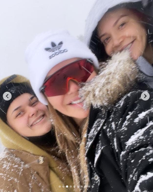 Durante el pasado fin de semana, ellos se encargaron de compartir algunas imágenes de lo que vivieron juntos como familia en esta Navidad, la segunda para Chiquis sin Lorenzo Méndez 
<b><a href="https://www.univision.com/famosos/lorenzo-mendez-explica-por-que-no-divorcio-chiquis" target="_blank">tras su polémico divorcio. </a></b>
<br>