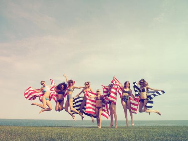 Taylor Swift con todas sus amigas modelos.
