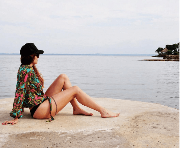 Es una chica muy activa en sus redes sociales y por el perfil de sus fotografías se podría decir que se dedica al modelaje.