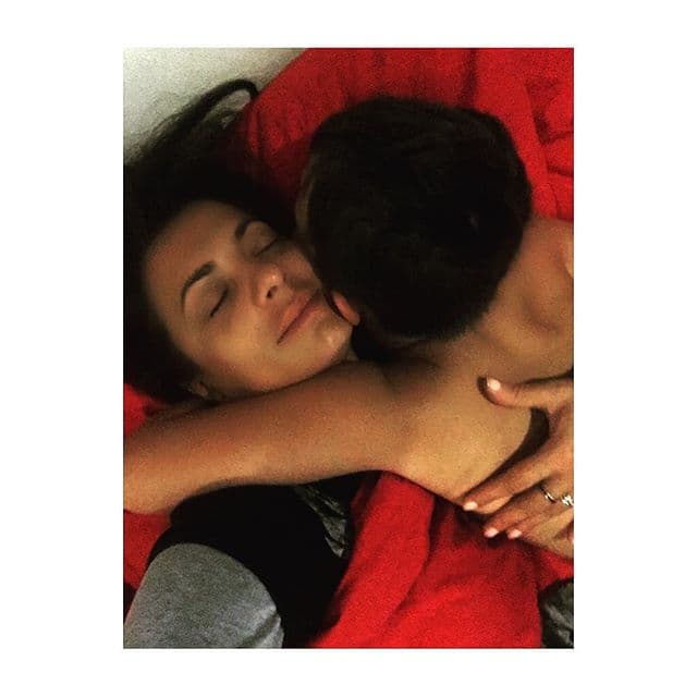 Mark ya convivía con sus hijos.