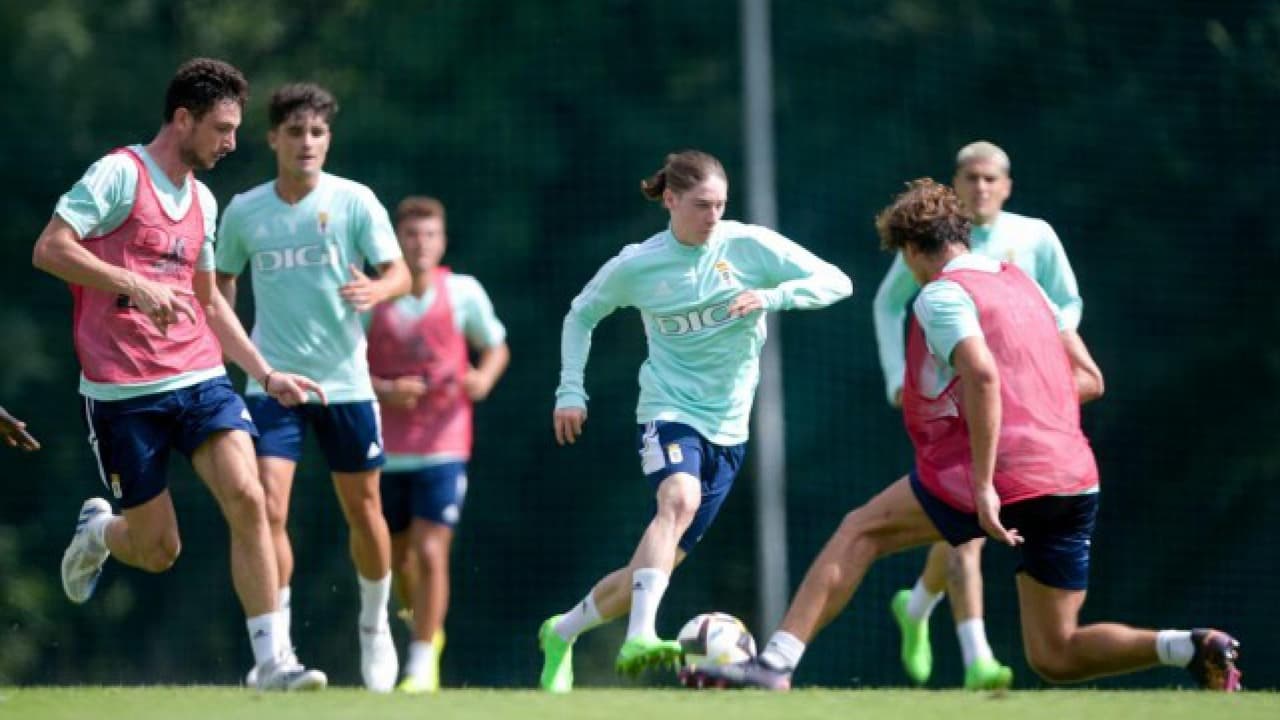 Marcelo Flores tiene primera práctica con Oviedo y alista debut