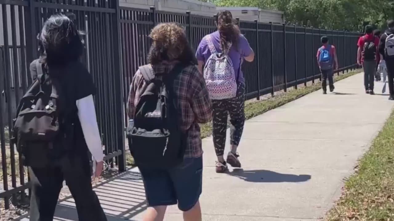 Madre de Florida Central es arrestada por ausencias escolares excesivas de su hijo