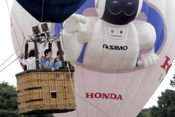 ASIMO es un gran icono de la innovación y la ingeniería japonesa.