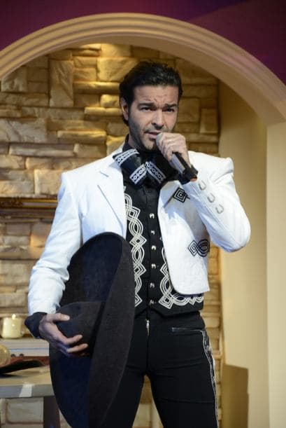 Pablo Montero le cantó a las mamitas