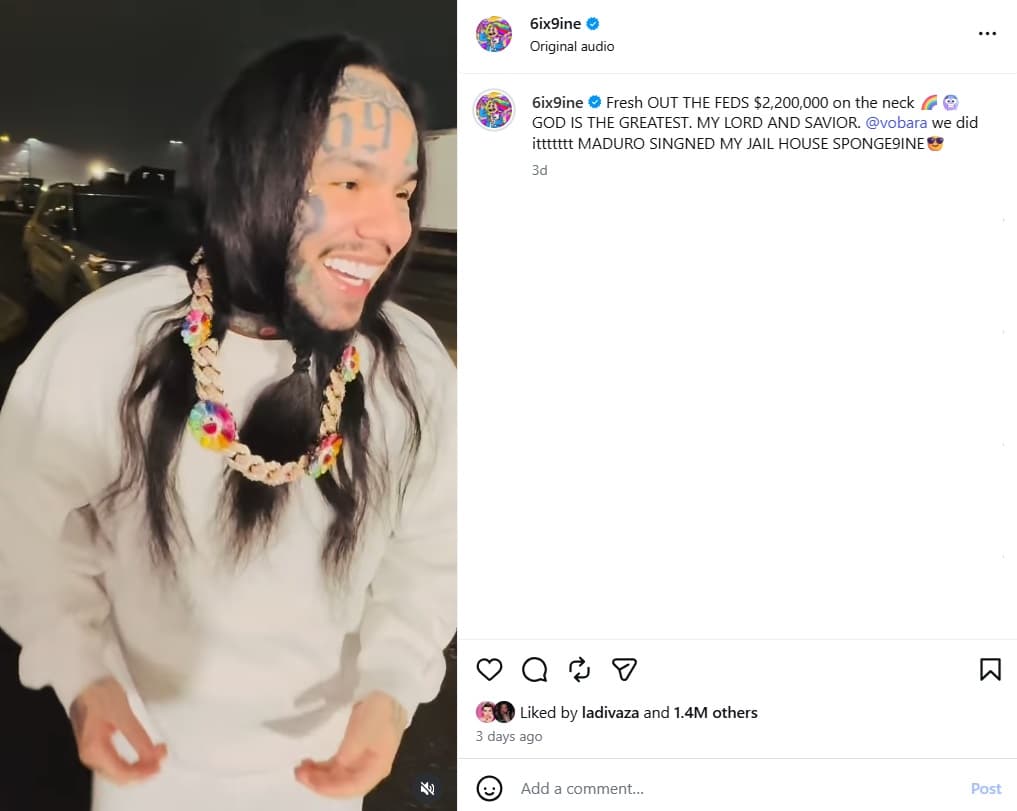 Tekashi presumió el collar de 2.2 millones de dólares que le regalaron.