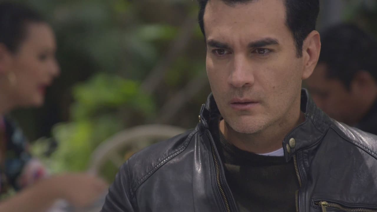 Es trabajador, honesto, noble y muy guapo, el novio que cualquier mujer querría tener.