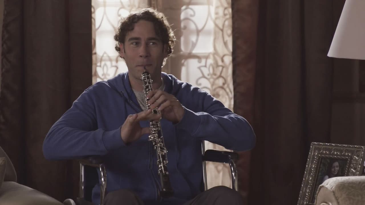 Además tienen cosas en común, a los dos les apasiona la música y ven la vida de manera diferente a los demás.