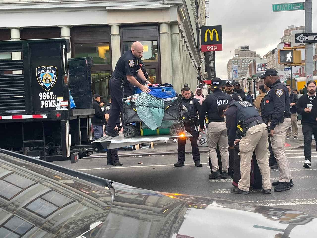 <b>Un par de días después el operativo se repitió </b>luego de que varios de los vendedores regresaran al lugar.
<br>