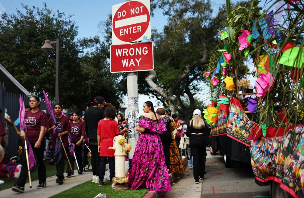 Historia, tradición, cultura, belleza, alegría, mucho color, deliciosas comidas, música y sobre todo hermandad hubo este domingo 10 de septiembre durante la celebración 77 del Desfile por la Independencia de México, en el este de Los Ángeles.