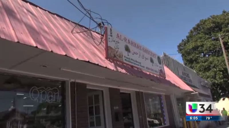 Según las autoridades locales, se estima que entre sus residentes habitan personas provenientes de más de medio centenar de países, muchos de los cuáles han establecido negocios locales.