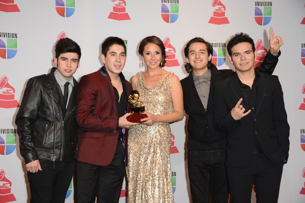 Ahora las cosas para ellos han cambiado, ya que uno de sus integrantes abandonó la agrupación y ahora como dueto se enfrentan al reto de continuar con su carrera.