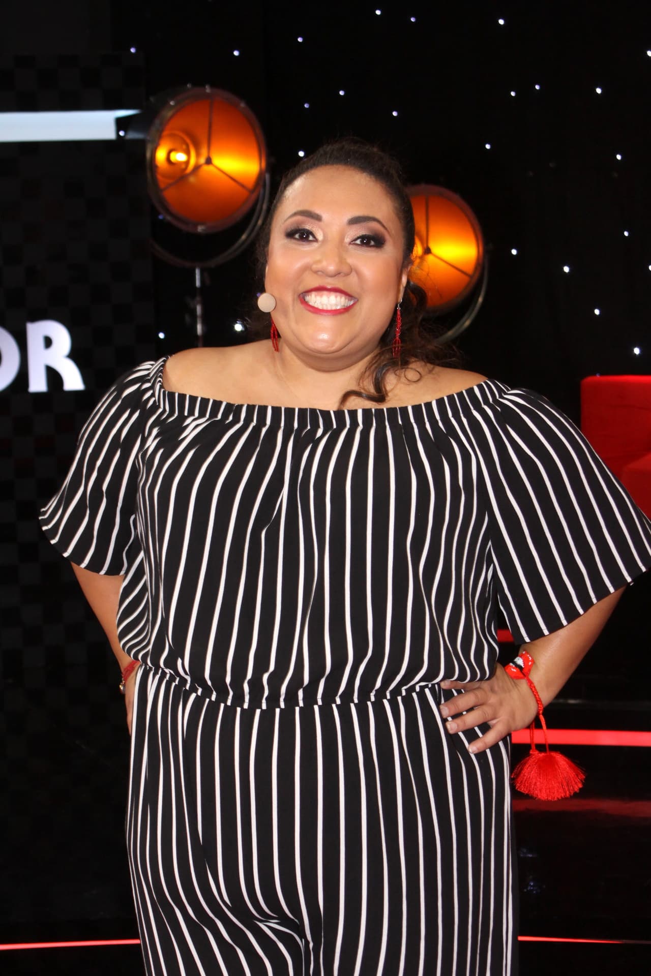 "Tenemos que replantearnos muchas situaciones y compartir los trabajos alternativos que todo mundo tiene, porque 
<b>yo ya hasta vendo donas</b>".