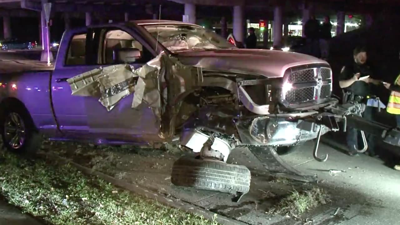 Un adolescente roba el vehículo de sus padres y lesiona a tres personas en accidente