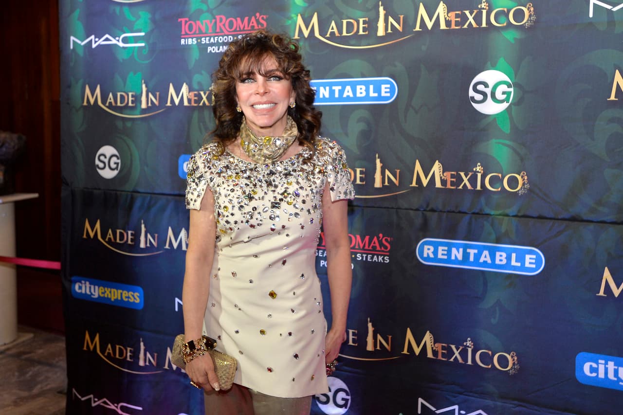 En días pasados circuló una foto en la que aparecen dos mujeres en traje de baño. Algunos usuarios de Internet señalaron que se trataban de Andrade y Castro en una situación íntima. La primera actriz utilizó su cuenta de Instagram para explicar dicha imagen.
<br>