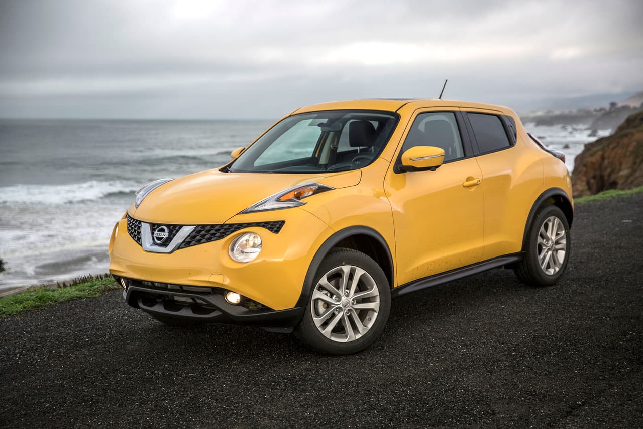 3 - Nissan Juke 2016: 291 dólares al mes hay que hay que desembolsar para acceder a este compacto que según el fabricante incluye características de una SUV. Ofrece una performance deportiva gracias a un motor DOHC de 4 cilindros y 1.6 litros de inyección directa, que entrega 188 HP y 177 lbs-pie de torque.