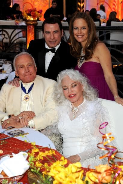 Primer nivel, el de las celebridades, donde Cruise goza de condición especial. En la foto, Cruise con Kelly Preson, su esposa en ese momento, con el astronauta Buzz Aldrin y su esposa Louis Driggs Cannon, en el 41ro. Aniversario de la Iglesia de Cienciología en el año 2010.