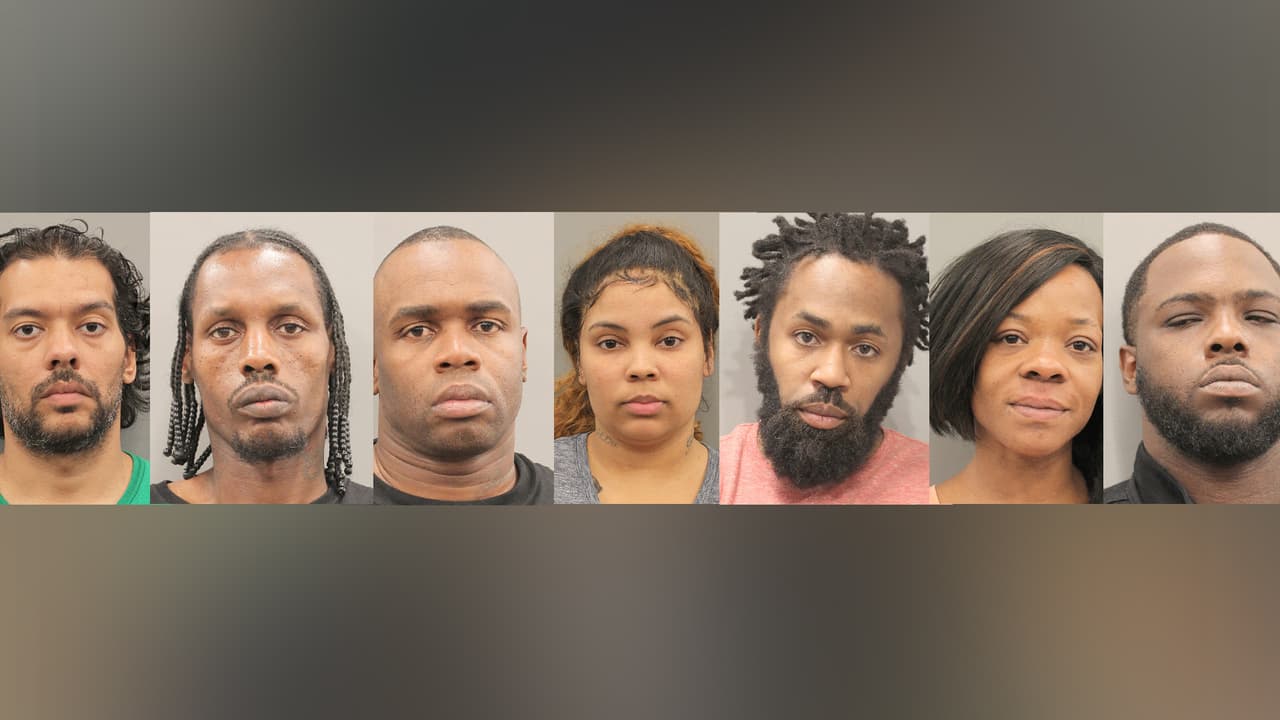 Los acusan de robar valiosas piezas de arte vigilando a sus víctimas en redes sociales