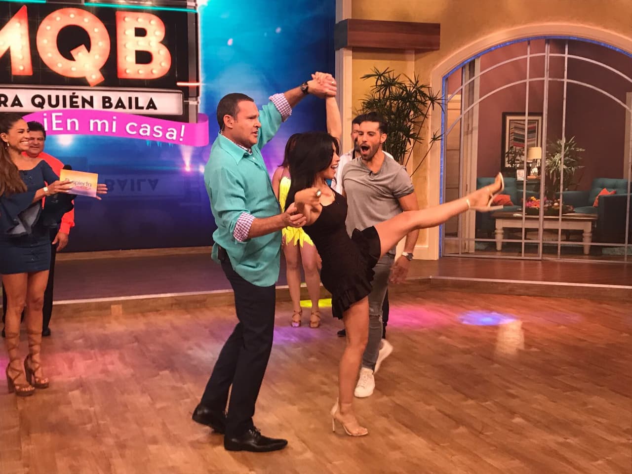 Con ayuda de Rodrigo Basurto, encargado de las coreografías de Mira Quien Baila, Alan y Jessica comenzaron a lucirse en la pista de baile.