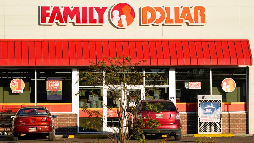 Niegan la entrada a Family Dollar a hombre que quería escapar del frío, sospechoso le dispara