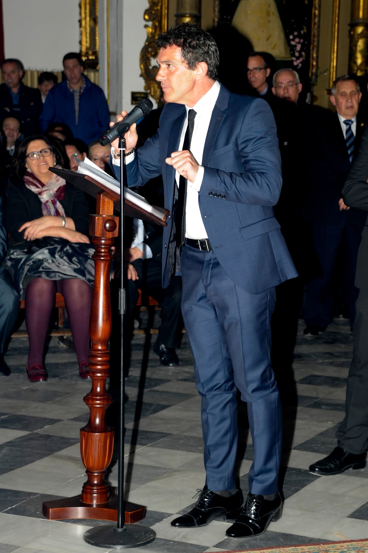 Cada año el actor vuelve para celebrar Semana Santa en su tierra.