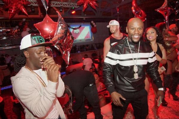 Floyd Mayweather Jr. gasta miles en club de Miami